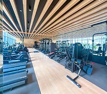 Urban Escape Studio Pool, Gym & Stylish Living