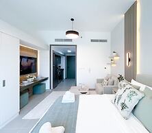 Urban Escape Studio Pool, Gym & Stylish Living