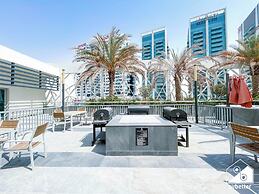 Urban Escape Studio Pool, Gym & Stylish Living