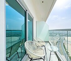 Urban Escape Studio Pool, Gym & Stylish Living
