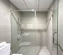 Urban Escape Studio Pool, Gym & Stylish Living