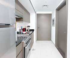 Urban Escape Studio Pool, Gym & Stylish Living