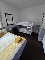 Lynbar Hotel
