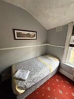 Lynbar Hotel