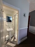Lynbar Hotel