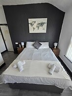 Lynbar Hotel