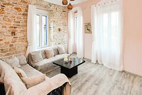 Traditional Samos Home With Jacuzzi and Private Balcony
