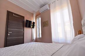 Traditional Samos Home With Jacuzzi and Private Balcony