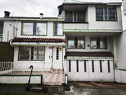 Kuyay Yachi Hostel