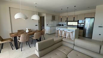 Luxurious Villa Retreat in Lourdata