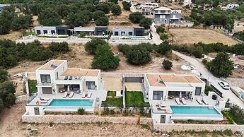Luxurious Villa Retreat in Lourdata
