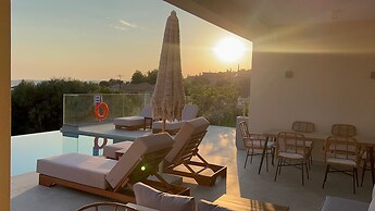 Luxurious Villa Retreat in Lourdata