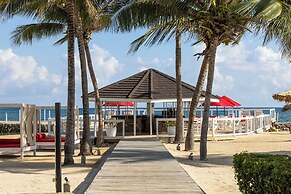 Grand Muthu Runaway Bay