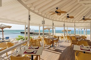 Grand Muthu Runaway Bay