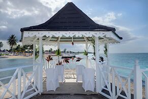 Grand Muthu Runaway Bay