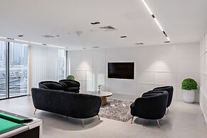 Modern Studio at Paragon
