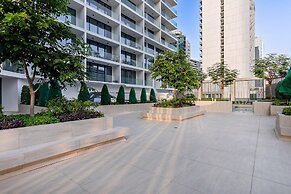 Modern Studio at Paragon