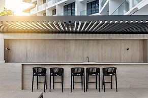 Modern Studio at Paragon