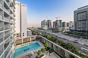 Modern Studio at Paragon