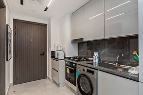 Modern Studio at Paragon