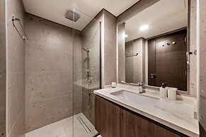 Modern Studio at Paragon