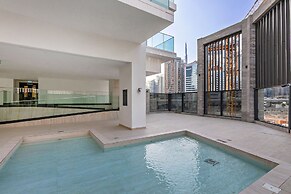 Modern Studio at Paragon