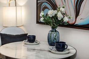Modern Studio at Paragon
