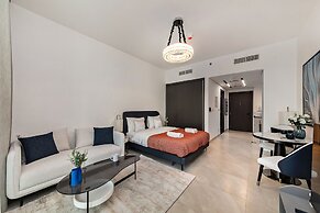 Modern Studio at Paragon