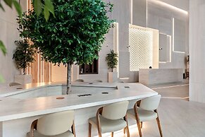 Modern Studio at Paragon