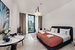 Modern Studio at Paragon