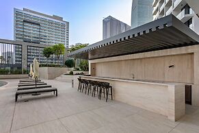 Modern Studio at Paragon
