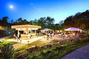 Novigrad Resort Retreat