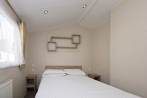 Suncrest Plus Caravan by Belvilla