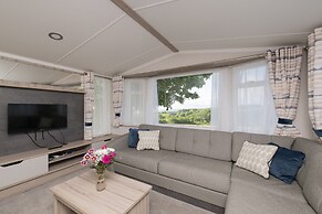 Suncrest Plus Caravan by Belvilla