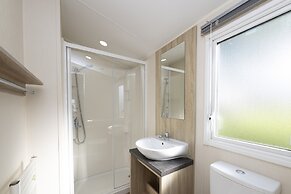 Suncrest Plus Caravan by Belvilla