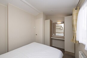 Suncrest Plus Caravan by Belvilla