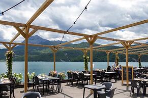 Apartment on Lake Serre-poncon With Pool