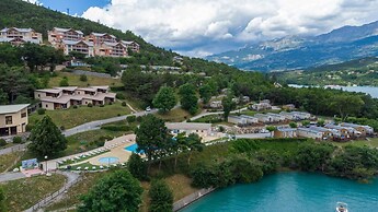 Apartment on Lake Serre-poncon With Pool