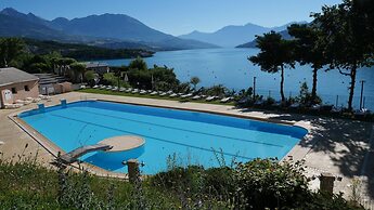 Apartment by Lake Serre-poncon With Pool
