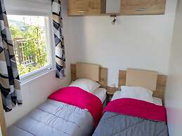 Apartment by Lake Serre-poncon With Pool