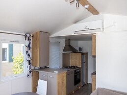 Apartment by Lake Serre-poncon With Pool