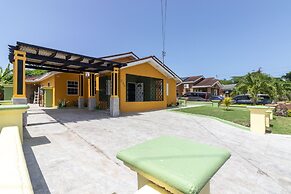 3 Bedrmoasis Pool Gym Playground