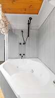 Gray Chalet in Daylesford
