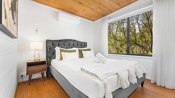 Gray Chalet in Daylesford