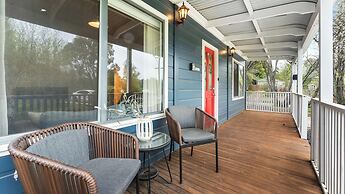 Gray Chalet in Daylesford