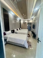 KANHA RETREAT - VRINDAVAN