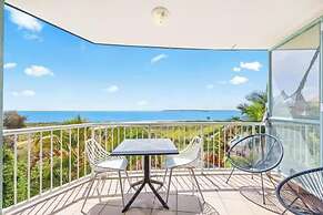 Wake to the Waves - Oceanfront Apartment