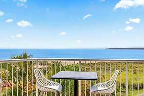 Wake to the Waves - Oceanfront Apartment