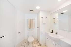 Wake to the Waves - Oceanfront Apartment