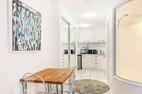 Wake to the Waves - Oceanfront Apartment